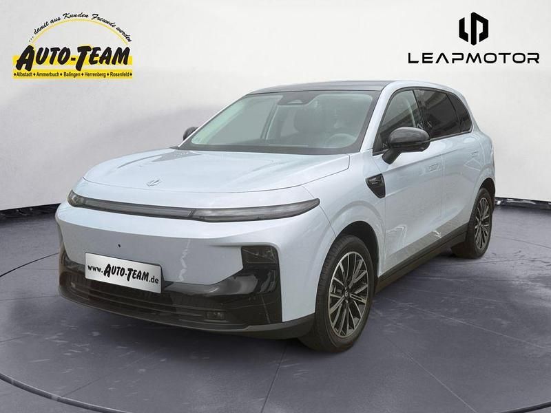 Neu Leapmotor B10 160 kW (218 PS) 2025 Silber SUV