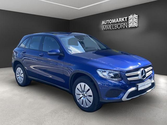 Blau Gebraucht 2018 Mercedes GLC350 SUV | 29.950 € (Fairer Preis) - Bild 1/4