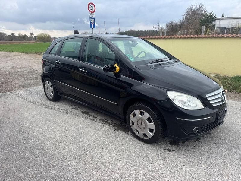 Gebraucht Mercedes B180 109 PS (80 kW) 2007 Schwarz Van / Kleinbus