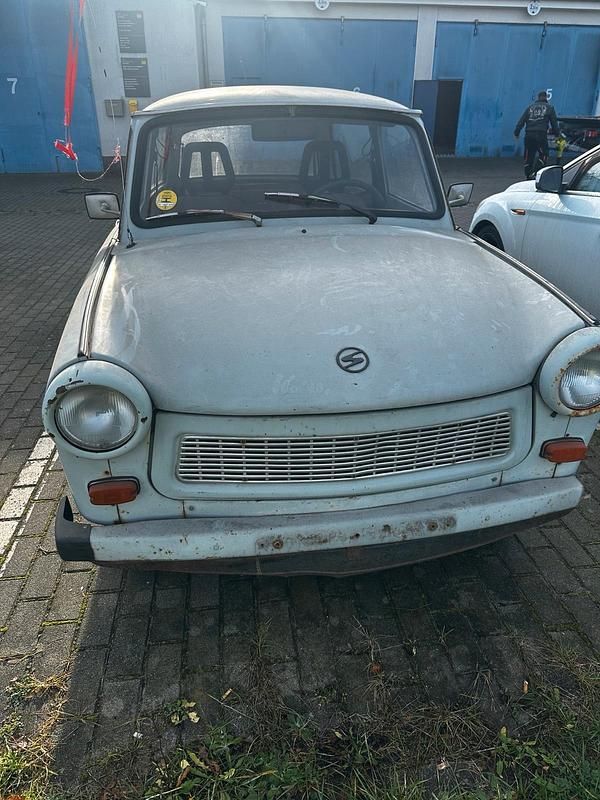 Grau Gebraucht 1987 Trabant 601 Kombi | 2.999 € - Bild 1/4