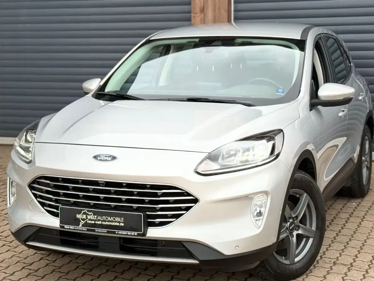 Gebraucht Ford Kuga Titanium 120 PS (88 kW) 2020 Silber SUV
