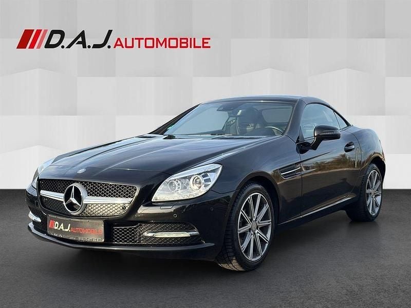 Obsidianschwarz Gebraucht 2015 Mercedes SLK200 Cabrio | 18.480 € (Fairer Preis) - Bild 1/4