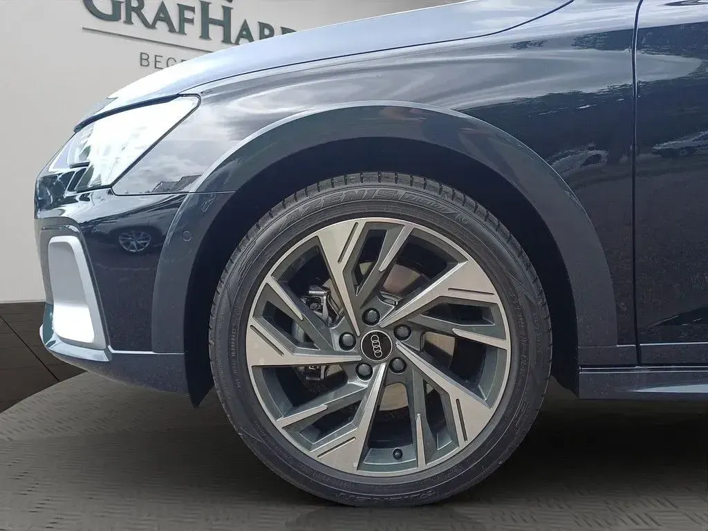 Gebraucht Audi A3 Comfort 150 PS (110 kW) 2025 Mythosschwarz metallic Limousine