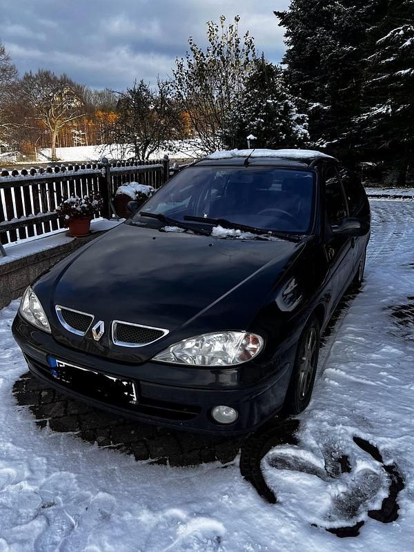 Gebraucht Renault Mégane 107 PS (78 kW) 2001 Schwarz Kleinwagen