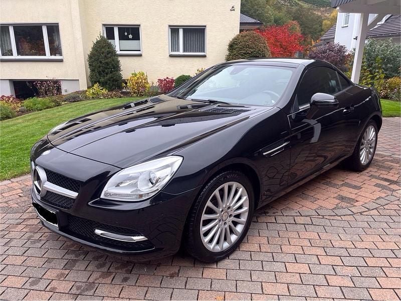 Schwarz Gebraucht 2014 Mercedes SLK200 Cabrio | 18.900 € - Bild 1/4