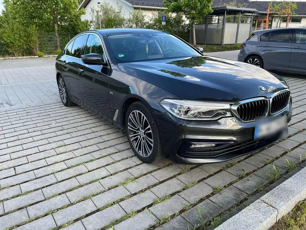Gebraucht BMW 530 Sport Line 265 PS (194 kW) 2018 Grau Limousine