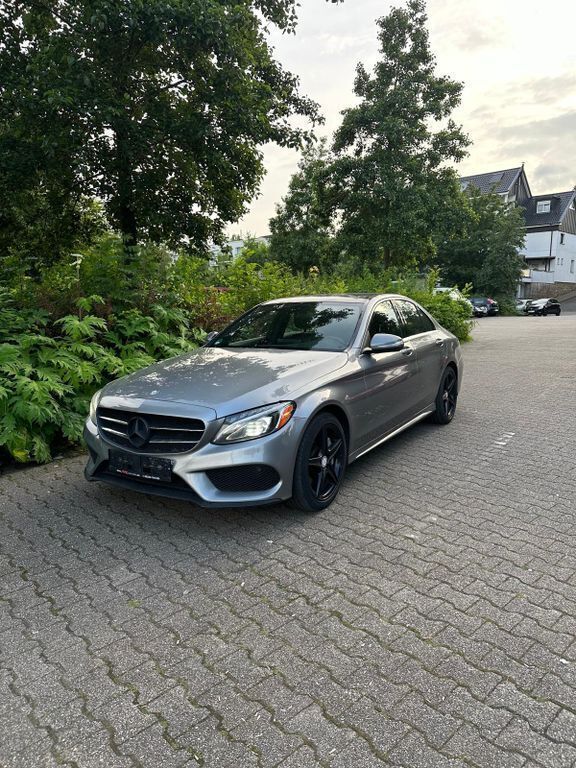 Grau Gebraucht 2014 Mercedes C300 Limousine | 18.999 € - Bild 1/4
