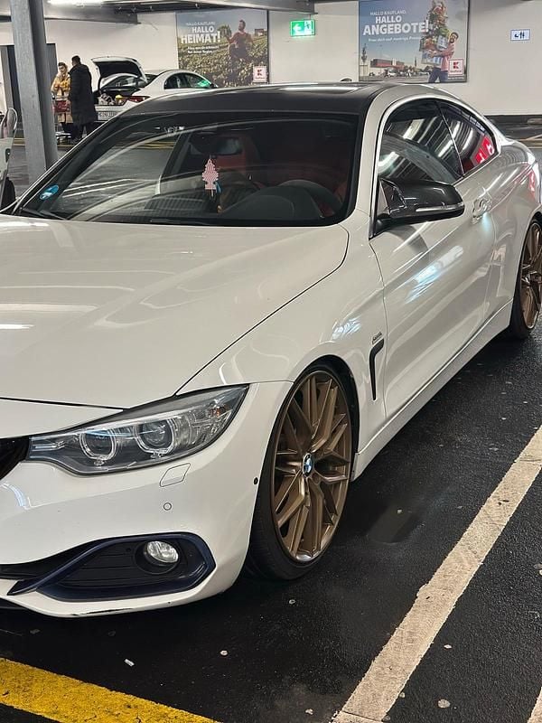 Weiß Gebraucht 2016 BMW 428 Sport Line Coupé | 18.600 € (Guter Preis) - Bild 1/4