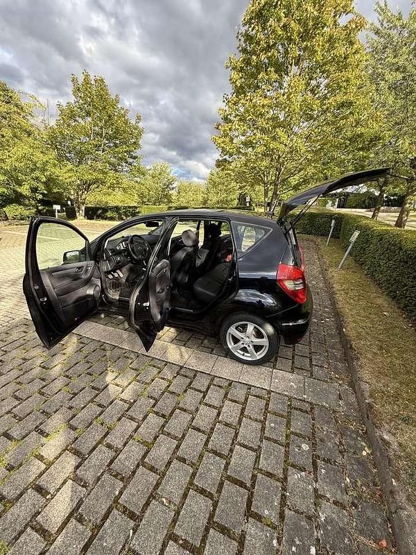 Gebraucht Mercedes A200 Avantgarde 139 PS (102 kW) 2009 Schwarz Limousine