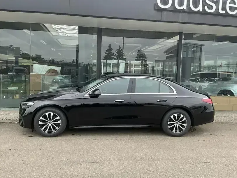 Gebraucht Mercedes E220 Avantgarde 197 PS (144 kW) 2026 Schwarz Limousine