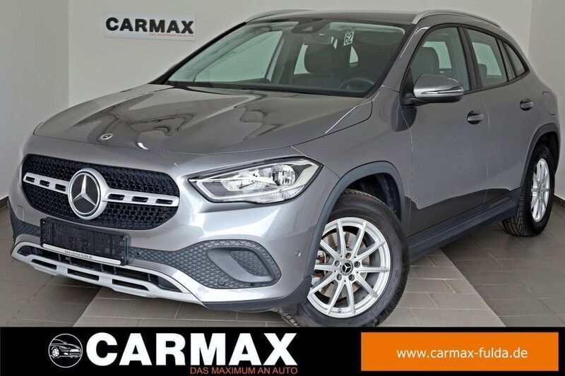 Mountaingrau met. Gebraucht 2021 Mercedes GLA200 SUV | 27.900 € (Guter Preis) - Bild 1/4