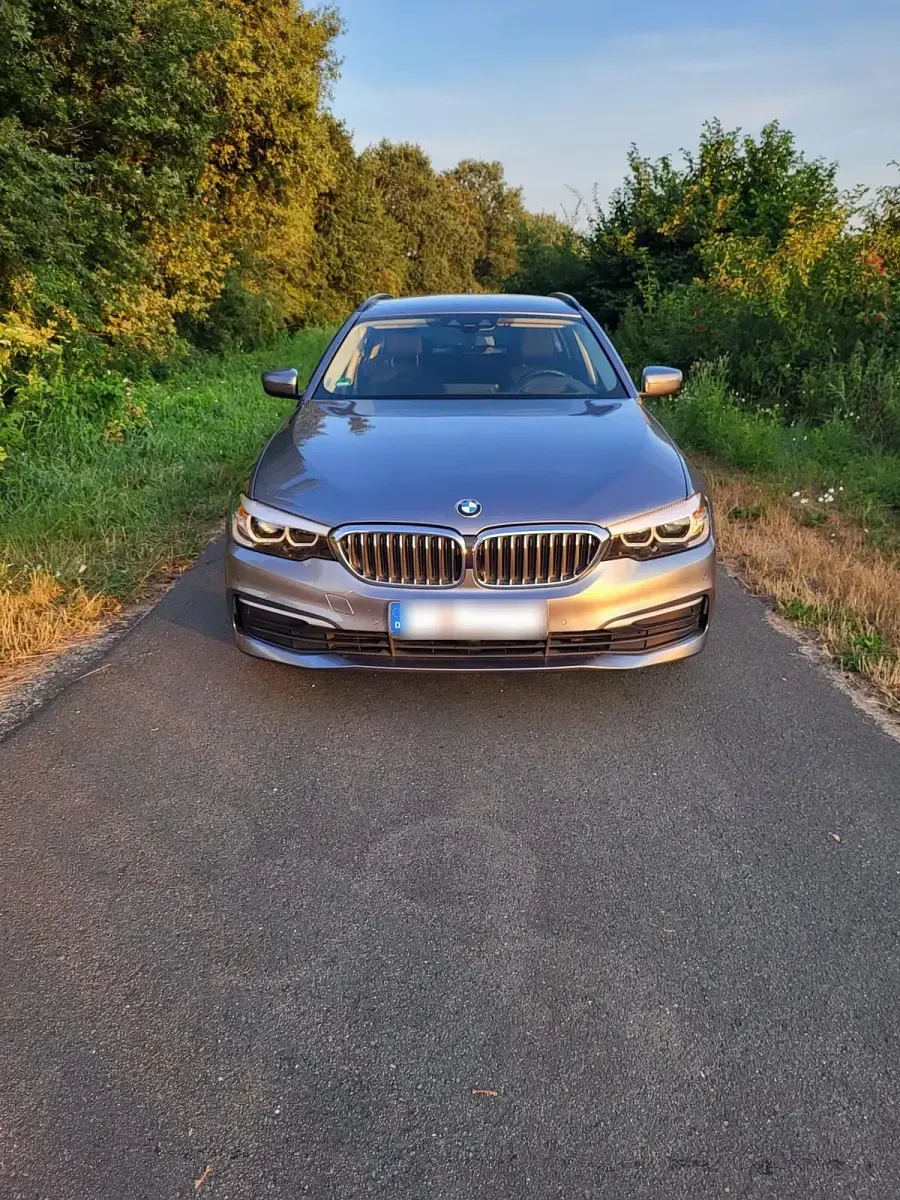 Gebraucht BMW 520 190 PS (139 kW) 2018 Grau Kombi