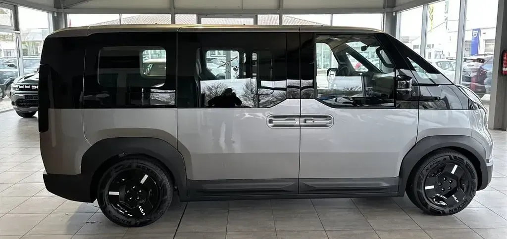Neu Kia PV5 Plus 119 kW (163 PS) 2026 Grau Van / Kleinbus