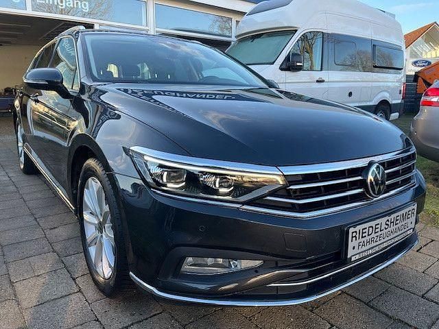 Grau Gebraucht 2021 VW Passat Elegance Limousine | 21.880 € (Etwas zu teuer) - Bild 1/4