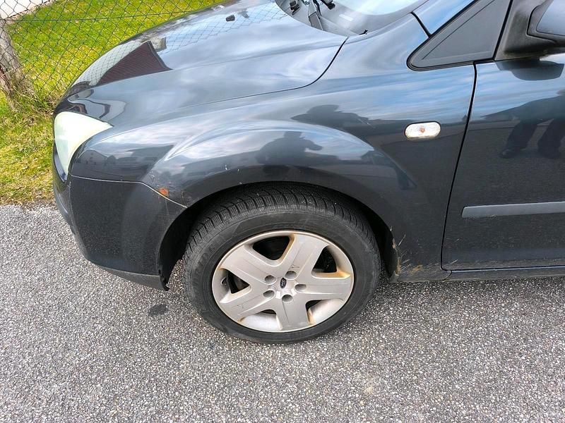 Gebraucht Ford Focus 100 PS (73 kW) 2007 Limousine