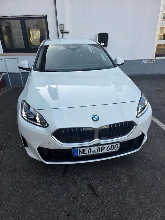 Gebraucht BMW 120 170 PS (125 kW) 2024 Weiß Kleinwagen