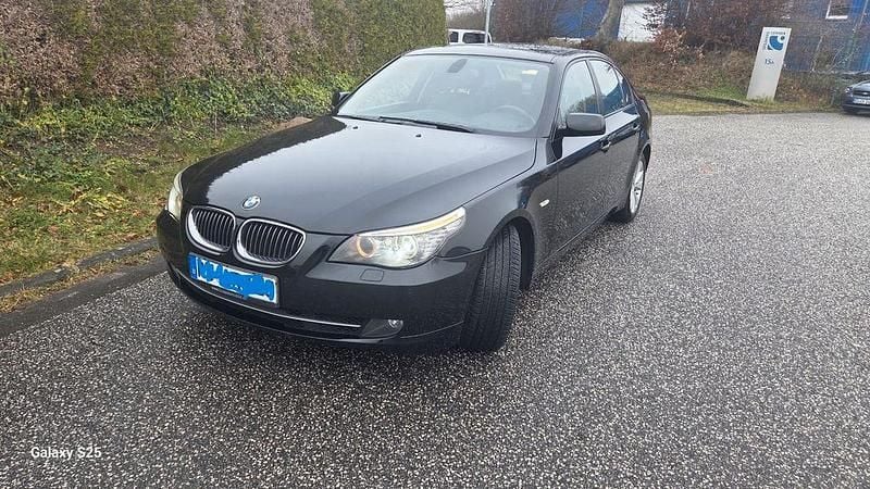 Gebraucht BMW 525 197 PS (144 kW) 2008 Schwarz Limousine