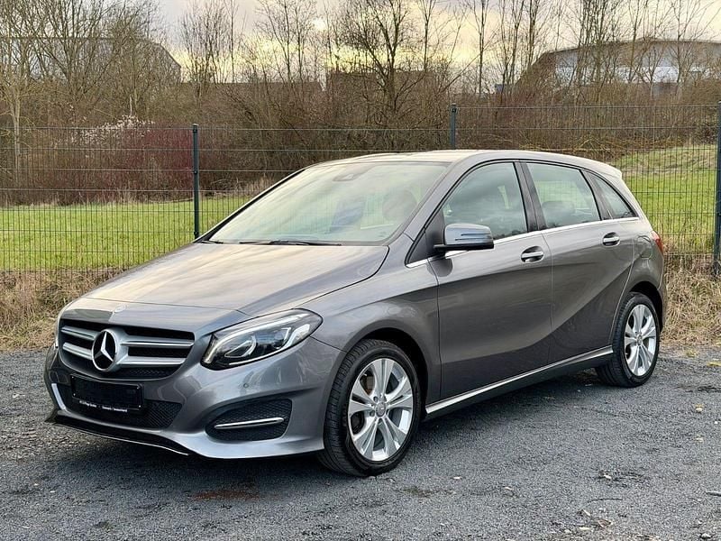 Gebraucht Mercedes B200 136 PS (100 kW) 2016 Grau Van / Kleinbus
