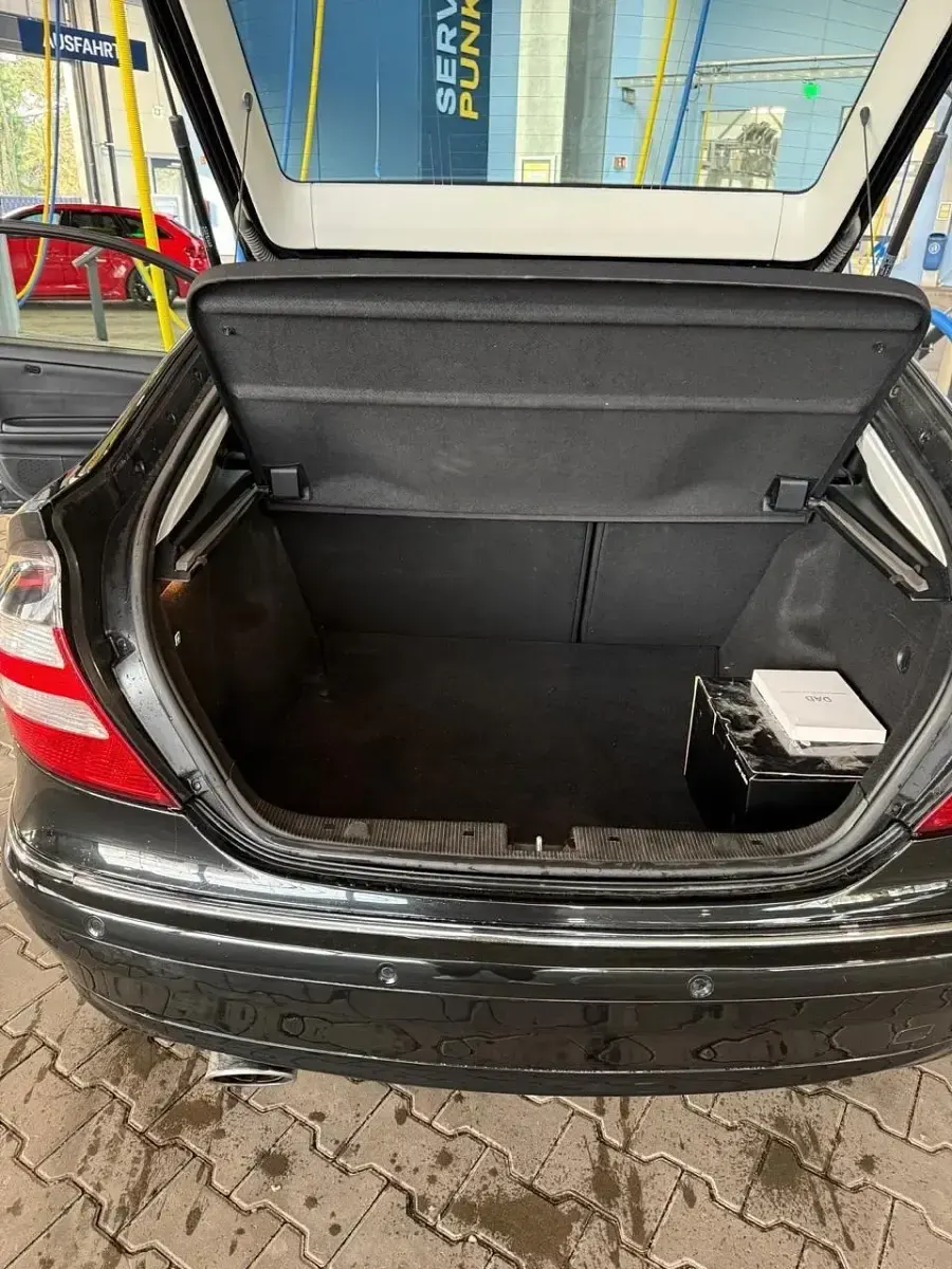 Second-hand Mercedes C180 2007 Negru Coupe
