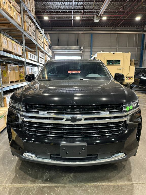 Schwarz Neu 2025 Chevrolet Suburban LT SUV | 159.900 € - Bild 1/4