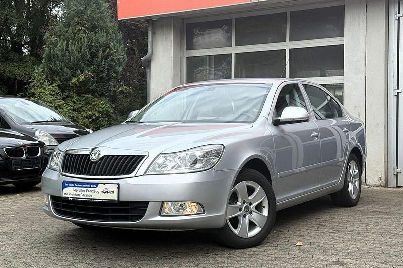 Silber Gebraucht 2009 Skoda Octavia Elegance Limousine | 5.950 € (Fairer Preis) - Bild 1/4