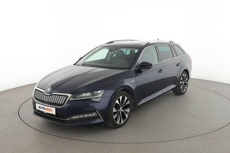 Blau Gebraucht 2021 Skoda Superb LAURIN & KLEMENT Kombi | 25.410 € (Fairer Preis) - Bild 1/3