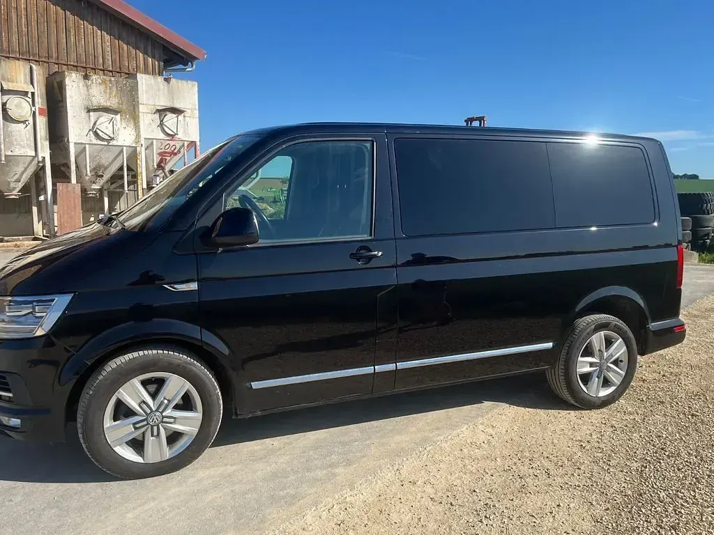 Gebraucht VW Multivan 150 PS (110 kW) 2016 Schwarz Van / Kleinbus