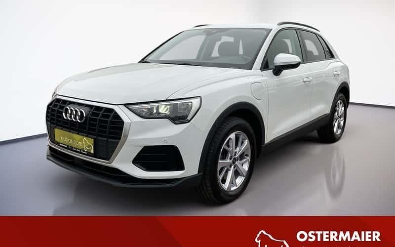 Weiß Gebraucht 2021 Audi Q3 Ambiente SUV | 26.690 € (Guter Preis) - Bild 1/4