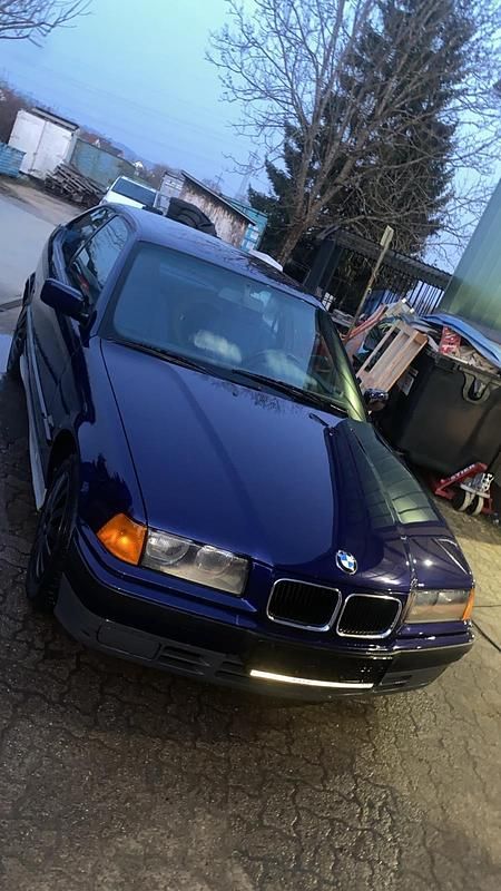 Gebraucht BMW 316 106 PS (77 kW) 1994 Blau Coupé