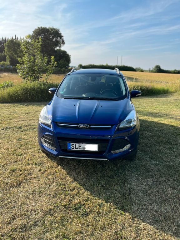 Blau Gebraucht 2015 Ford Kuga SYNC Edition SUV | 11.111 € (Guter Preis) - Bild 1/4