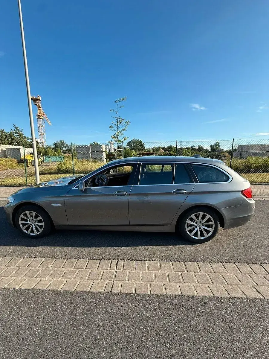 Gebraucht BMW 528 245 PS (180 kW) 2012 Grau Kombi
