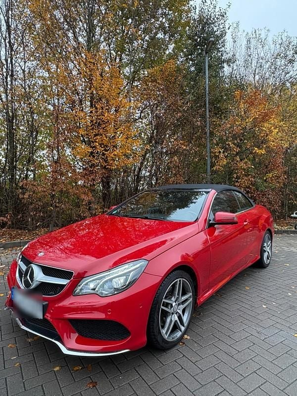 Rot Gebraucht 2016 Mercedes E250 AMG line Cabrio | 25.000 € (Superpreis) - Bild 1/4
