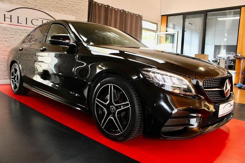 Schwarz Gebraucht 2019 Mercedes C220 AMG line Limousine | 26.950 € (Teuer) - Bild 1/4