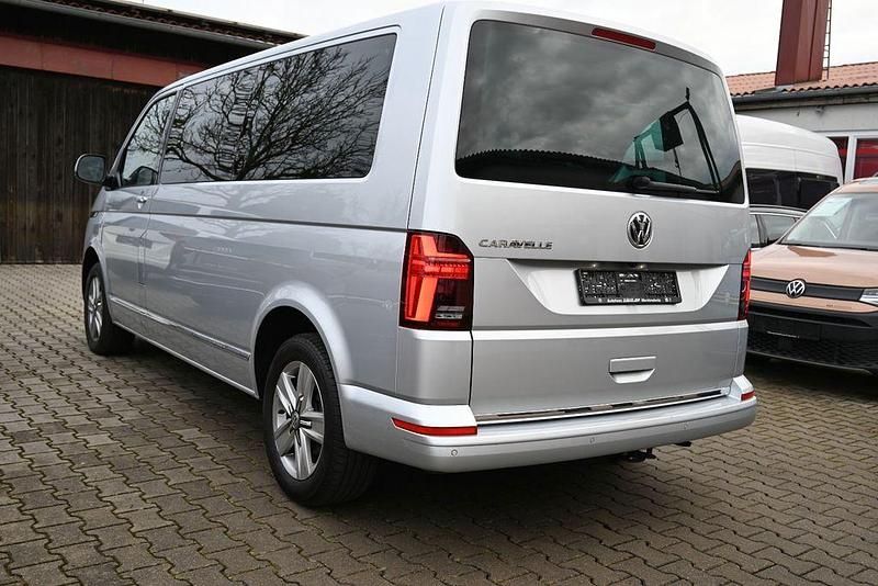 Gebraucht VW Caravelle Highline 204 PS (150 kW) 2021 Silber Van / Kleinbus