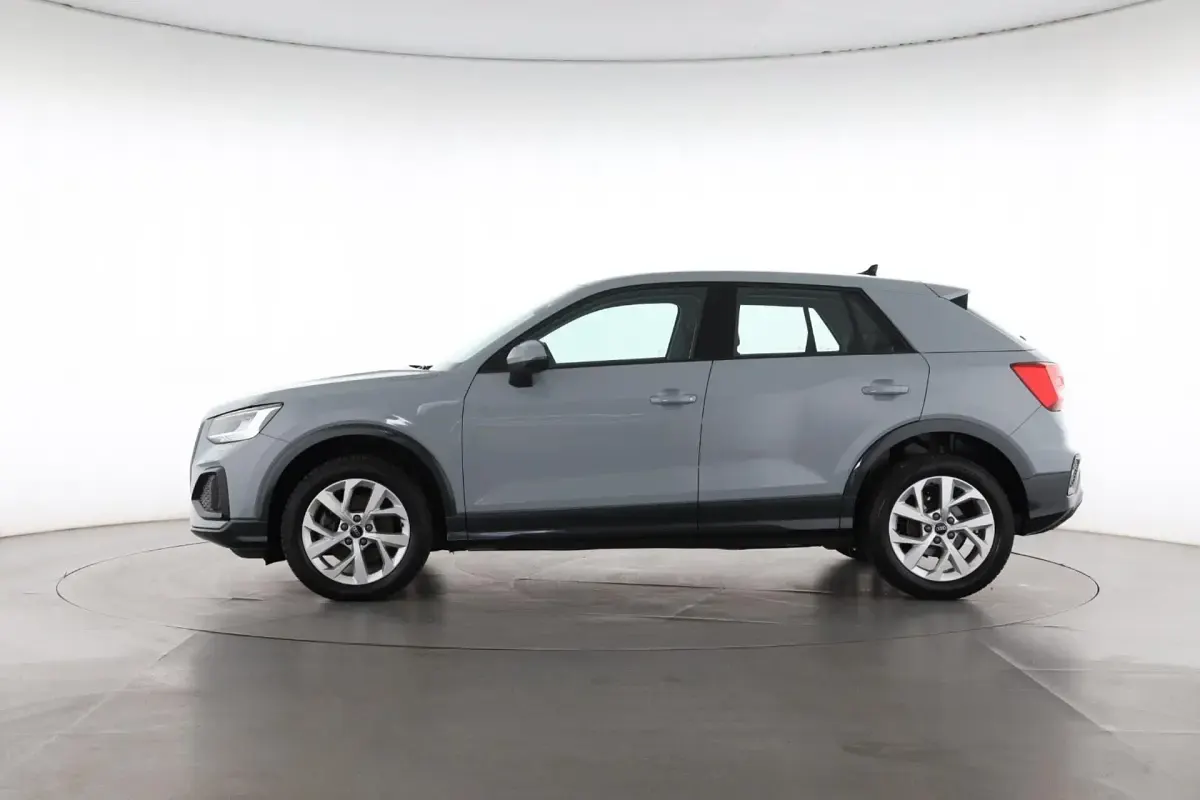 Gebraucht Audi Q2 Advanced Plus 150 PS (110 kW) 2025 Pfeilgrau perleffekt SUV