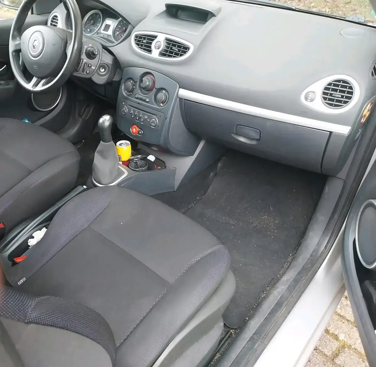 Używany Renault Clio III 88 KM (64 kW) 2006 Srebrny Hatchback