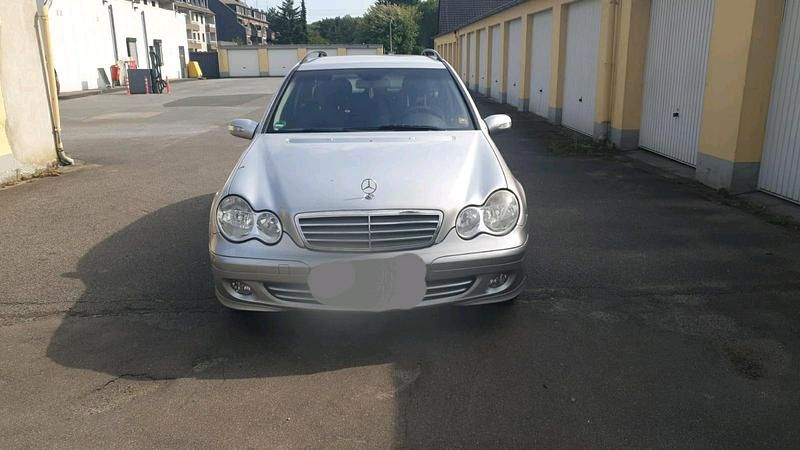 Silber Gebraucht 2005 Mercedes C180 Kombi | 1.250 € (Superpreis) - Bild 1/4