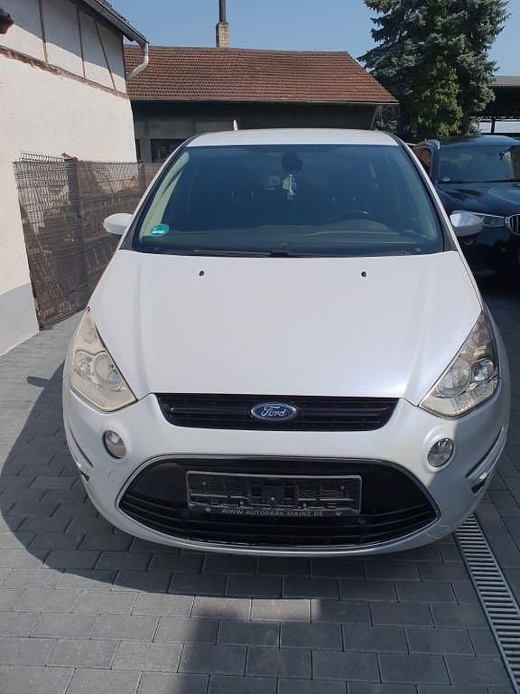 Weiß Gebraucht 2014 Ford S-MAX Titanium Van / Kleinbus | 7.400 € (Fairer Preis) - Bild 1/4