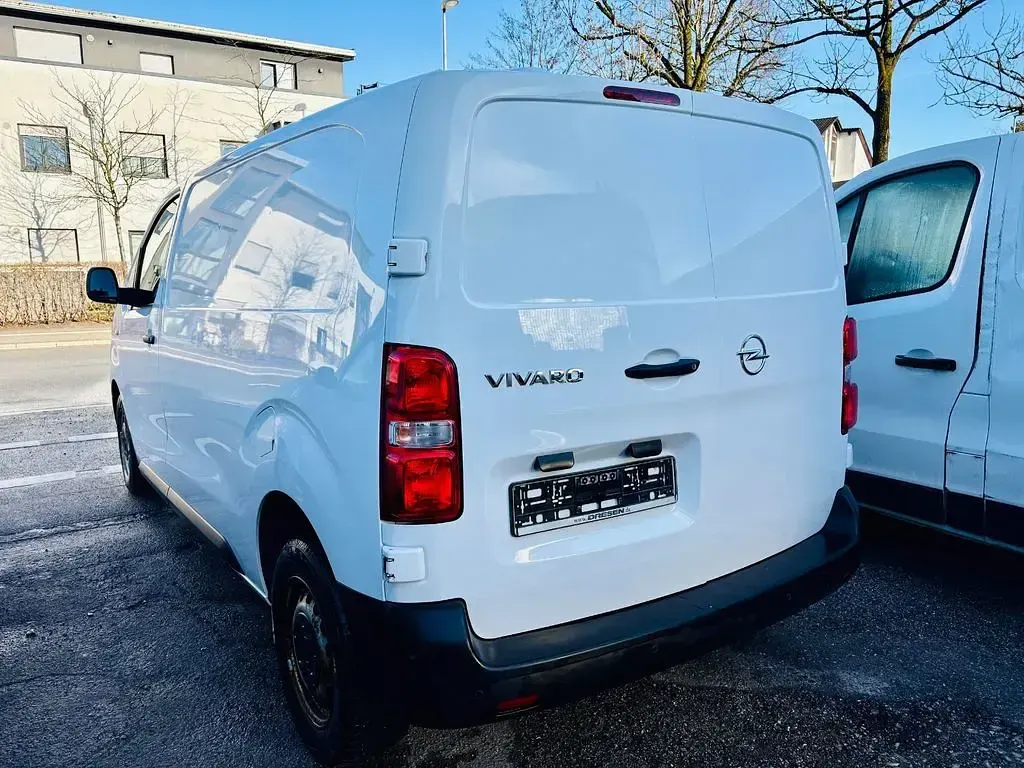 Gebraucht Opel Vivaro-e Combi 122 PS (89 kW) 2020 Weiß Van / Kleinbus
