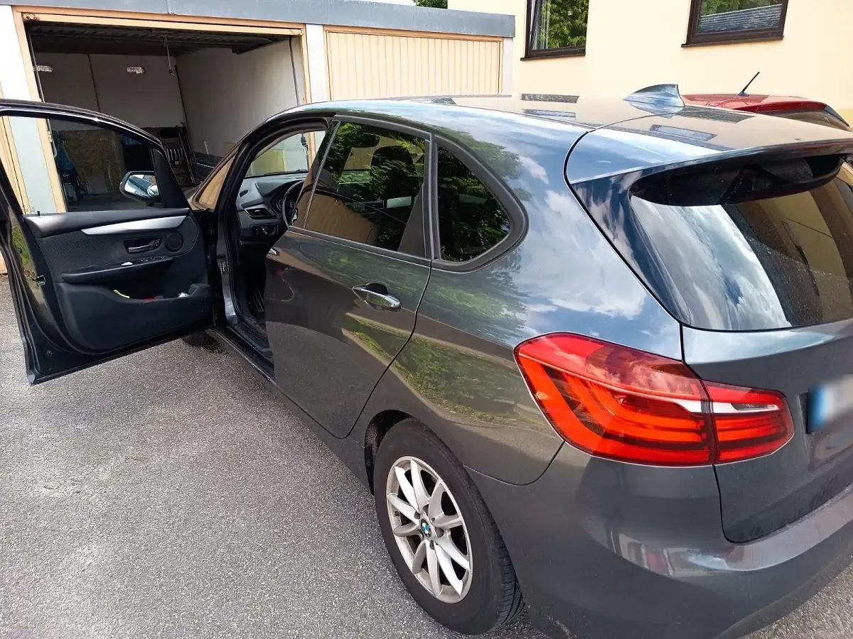 Gebraucht BMW 218 Active Tourer Advantage 136 PS (100 kW) 2016 Grau Van / Kleinbus