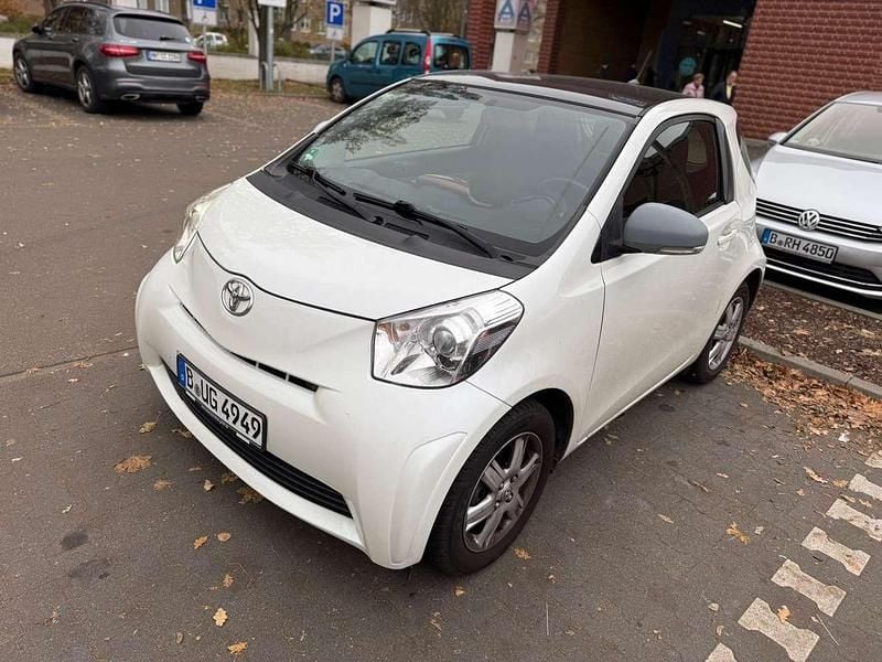 Gebraucht Toyota iQ 68 PS (50 kW) 2010 Weiß Kleinwagen