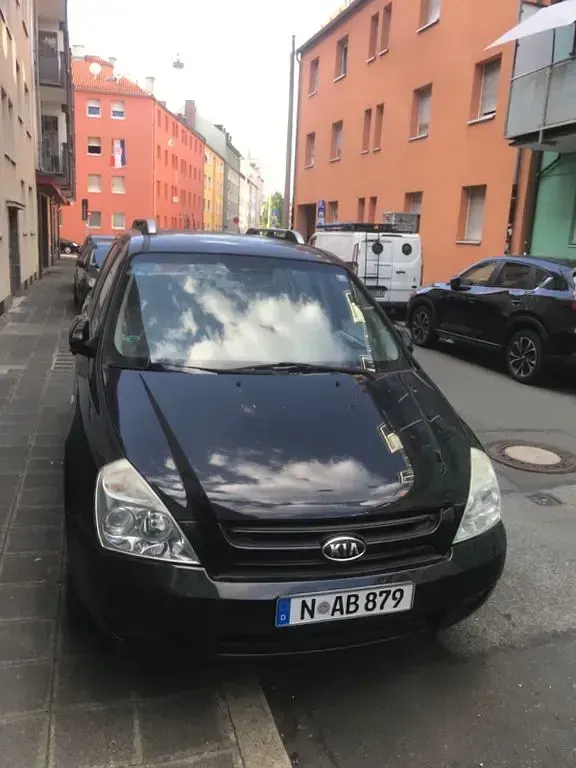 Gebraucht Kia Carnival LX 185 PS (136 kW) 2008 Schwarz Van / Kleinbus