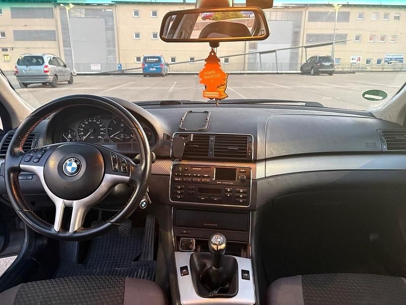 Gebraucht BMW 320 150 PS (110 kW) 2004 Silber Limousine
