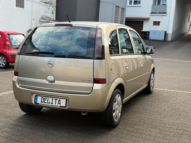 Gebraucht Opel Meriva 90 PS (66 kW) 2009 Gold Van / Kleinbus