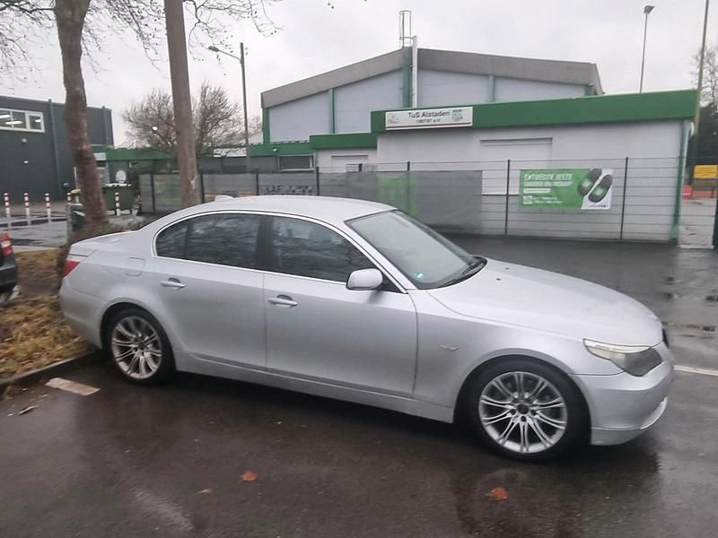 Gebraucht BMW 520 170 PS (125 kW) 2004 Silber Limousine