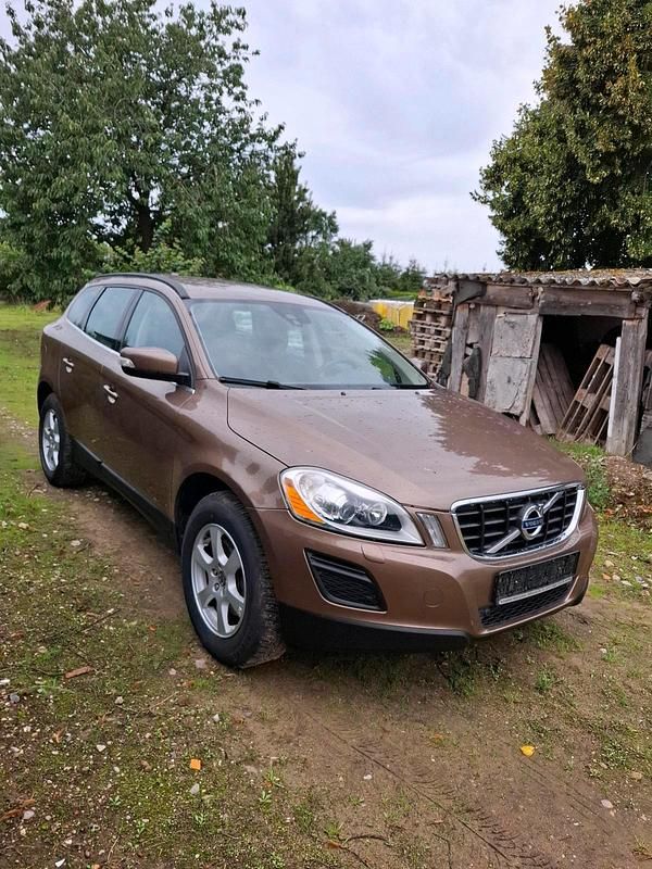 Occasion Volvo XC60 163 ch (119 kW) 2012 Doré SUV