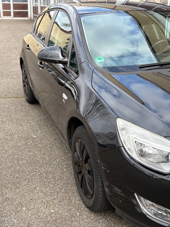 Schwarz Gebraucht 2012 Opel Astra Limousine | 2.400 € (Superpreis) - Bild 1/4