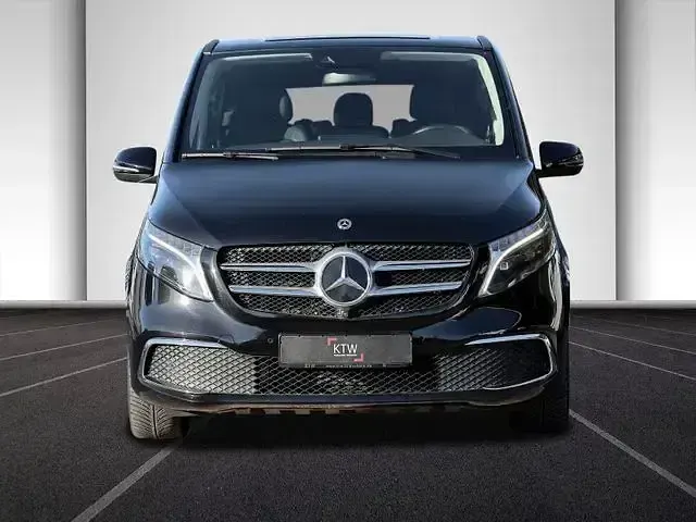 Gebraucht Mercedes V300 Avantgarde 237 PS (174 kW) 2024 Obsidianschwarz Van / Kleinbus
