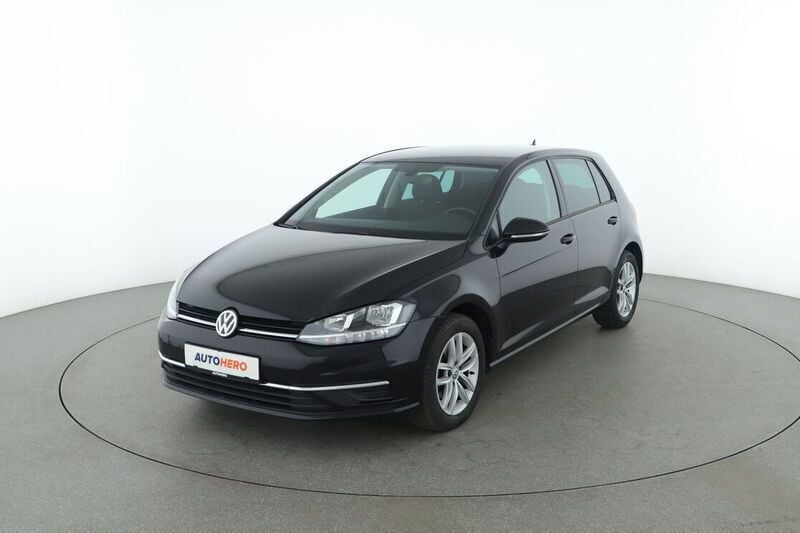 Schwarz Gebraucht 2019 VW Golf VII Comfortline Limousine | 16.630 € (Fairer Preis) - Bild 1/4
