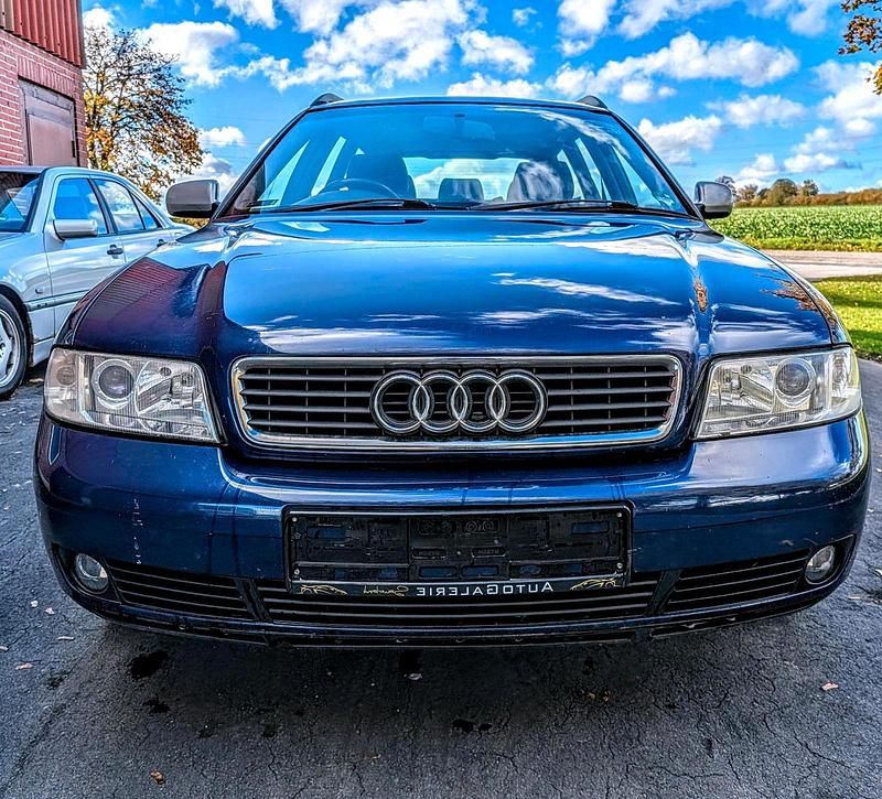 Blau Gebraucht 2000 Audi A4 Kombi | 1.000 € (Fairer Preis) - Bild 1/4